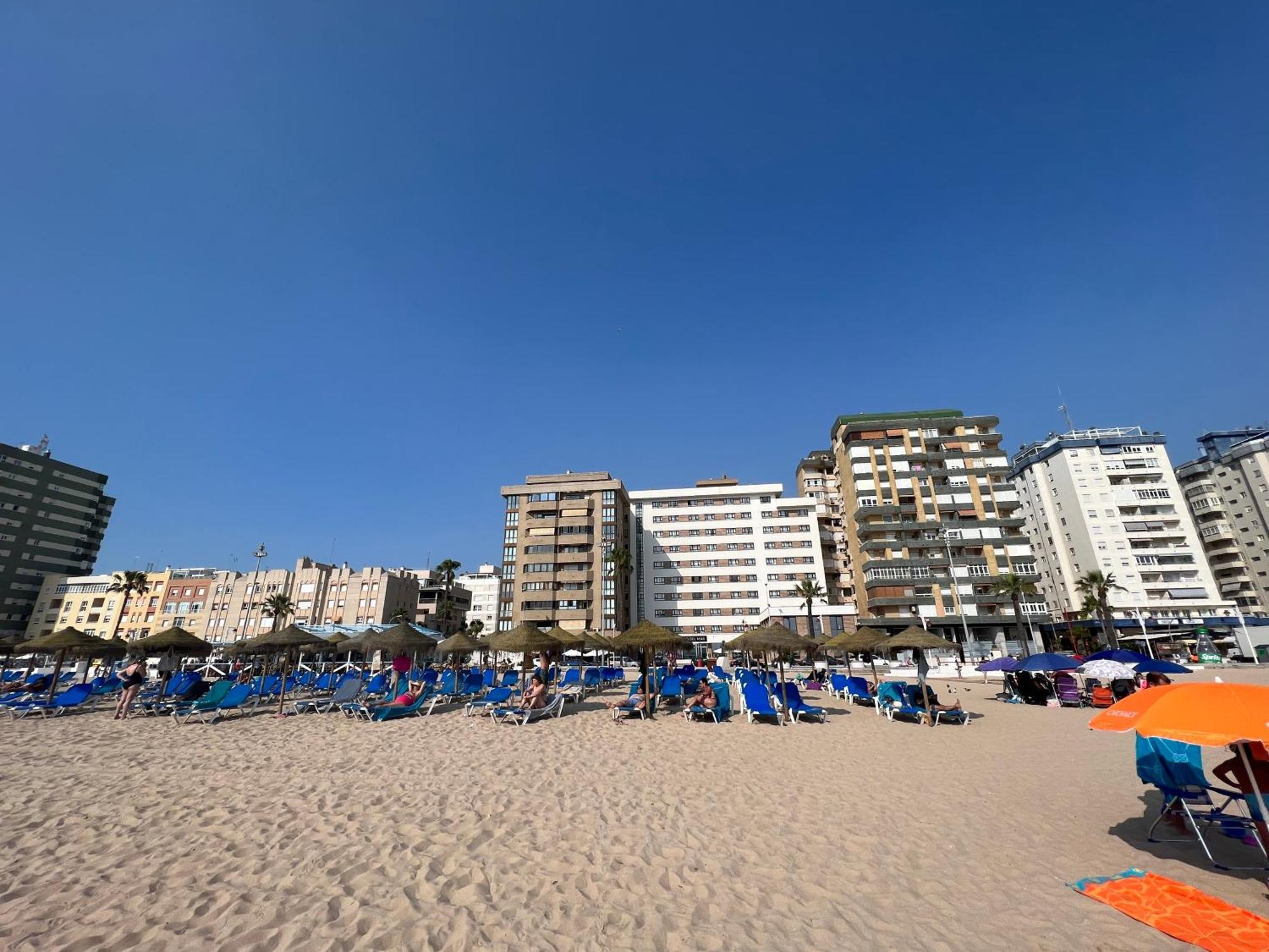 Atico Primera Linea De Playa. Cádiz Exterior foto
